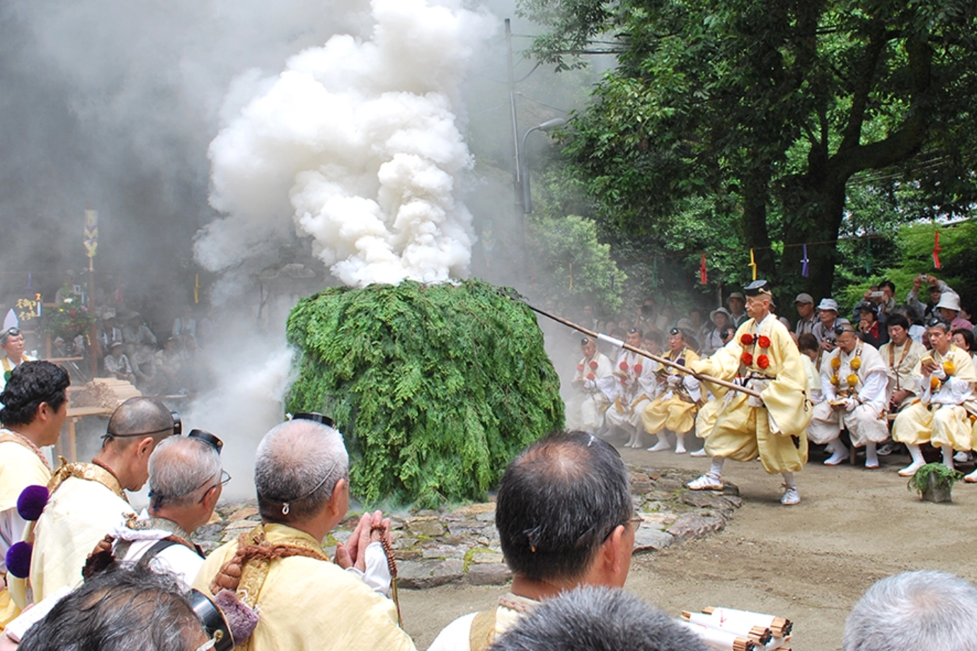 山伏大行列で知られ、宝くじ発祥の寺　箕面山 瀧安寺（りゅうあんじ）