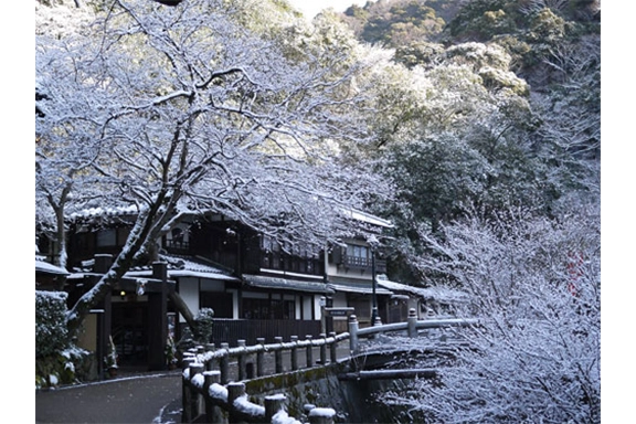 【銀賞】『山荘冬景』 尾羽林 昭様